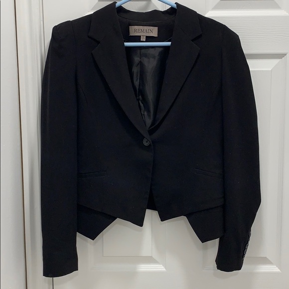 A blazer - Picture 1 of 3